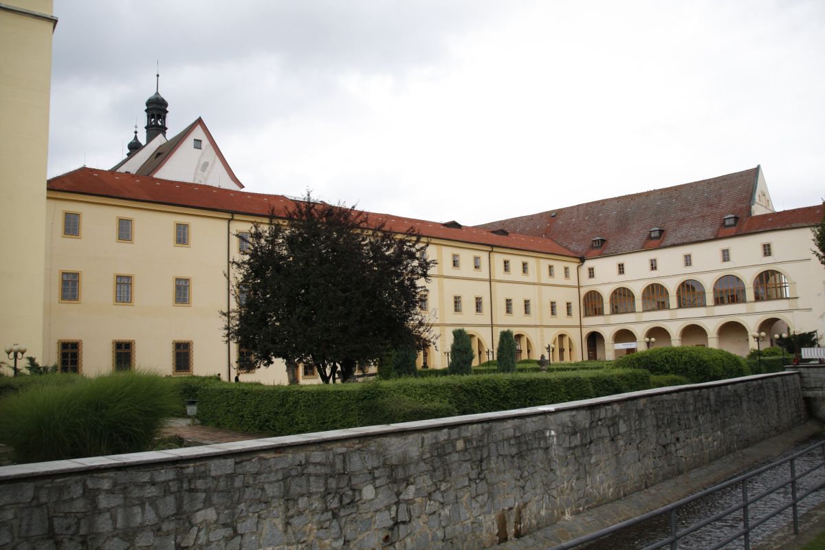 Der Renaissancearkadenhof und das Atrium